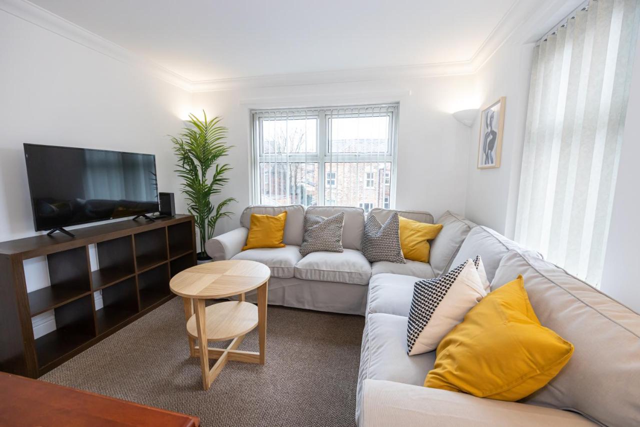 The Burton- Free Gated Parking Appartement Manchester