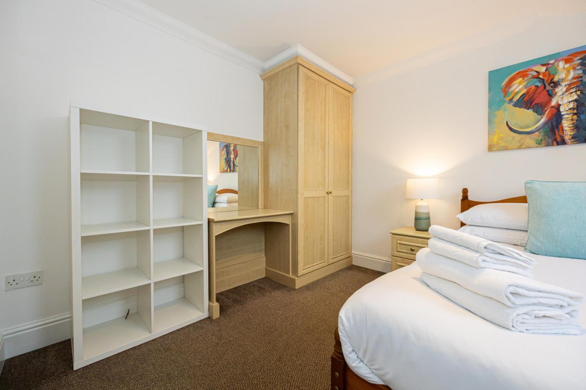 The Burton- Free Gated Parking Appartement Manchester
