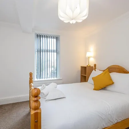 The Burton- Free Gated Parking Appartement Manchester Buitenkant foto