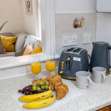 The Burton- Free Gated Parking Appartement Manchester Buitenkant foto