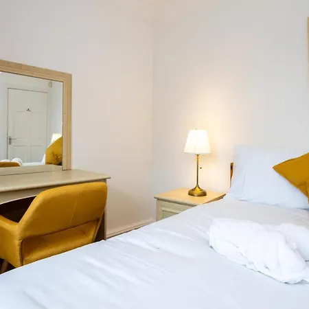 The Burton- Free Gated Parking Appartement Manchester Buitenkant foto