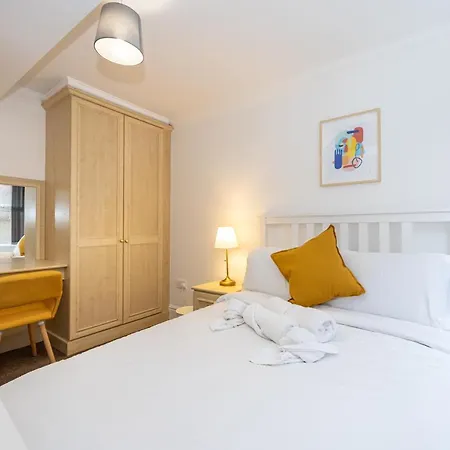 The Burton- Free Gated Parking Appartement Manchester Buitenkant foto