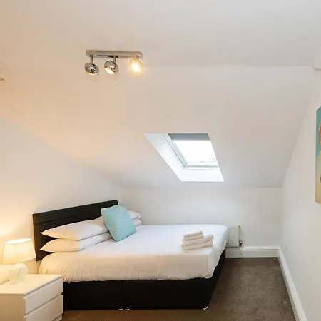 The Burton- Free Gated Parking Appartement Manchester Buitenkant foto