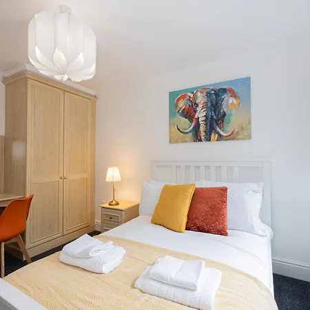 The Burton- Free Gated Parking Appartement Manchester Buitenkant foto