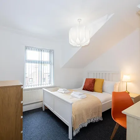 The Burton- Free Gated Parking Appartement Manchester Buitenkant foto